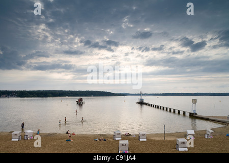 Strandbad Wannsee unter bewölktem Himmel, Berlin, Deutschland, Europa Stockfoto