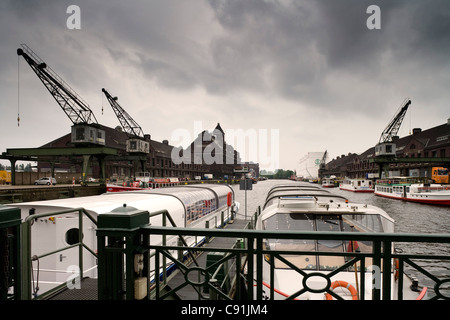 Ausflugsboote am Westhafen, Berlin, Deutschland, Europa Stockfoto