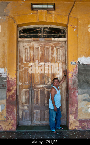 Lokalen kubanischen an Tür Eingang, Cairabien (nächste Stadt auf Cayo Santa Maria), Kuba Stockfoto