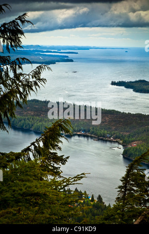 Blick auf Pennock Island und Tongass Narrows aus Südosten Hirsch Bergweg, Ketchikan, Alaska, Sommer Stockfoto