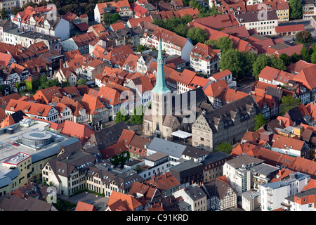 Luftbild von der historischen alten Stadt Hameln, Hameln, Kirche von St. Nicolai, Niedersachsen Stockfoto