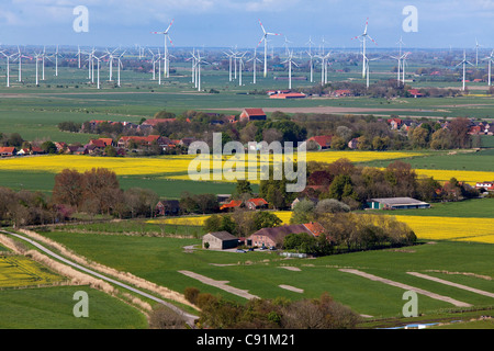 Luftaufnahme eines Nearshore-Windparks, Niedersachsen, Deutschland Stockfoto