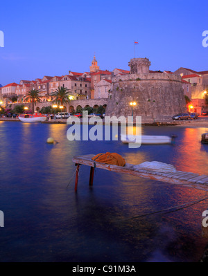 Korcula Stadt bei Nacht, Dalmatien Stockfoto
