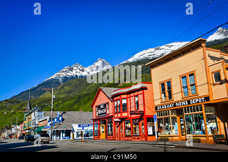 Gebäude im historischen Zentrum von Skagway an einem sonnigen Tag, südöstlichen Alaska, Sommer Stockfoto