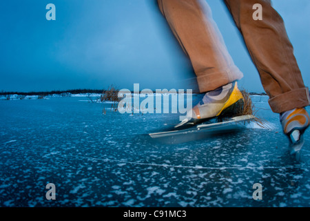 Nordische Eislaufen auf Potter Marsh, Anchorage, Winter in Yunan Alaska Stockfoto