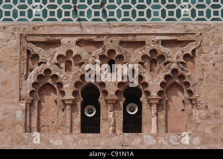 Detail das Minarett der Koutoubia-Moschee in Marrakesch, Marokko. Stockfoto