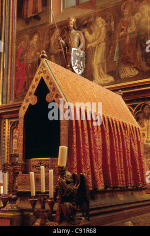 Reliquien des Heiligen Wenzel von Böhmen im St.-Veits-Dom auf der Prager Burg in Prag, Tschechien. Stockfoto