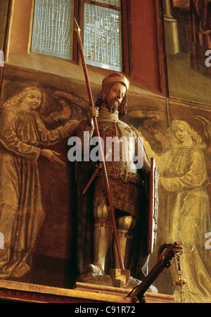 Gotische Statue des St. Wenceslas (1373) in St. Wenceslas Kapelle des St.-Veits Dom in Prag Castle, Tschechien. Stockfoto