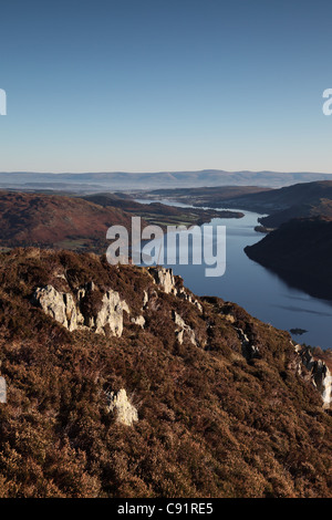 Der Blick über Ullswater, der Ferne Pennines aus Sheffield Zander im Herbst Seenplatte Cumbria UK Stockfoto