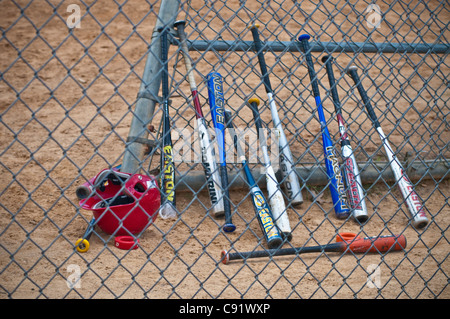 Jugend-Softball-Baseball-Spiel. Fledermäuse Stockfoto