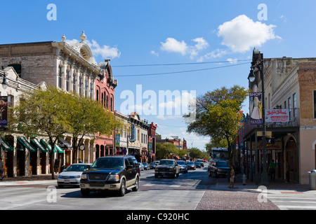 Bars und Restaurants an der East 6th Street im historischen Stadtzentrum von Austin, Texas, USA Stockfoto
