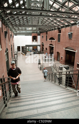 Ein Blick in die Halle der nationalen Holocaust-Museum, Washington DC USA Stockfoto