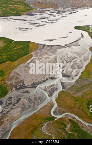 Luftaufnahme des verflochtener Fluss in der Nähe von Kolonie Gletscher in Lake George State Recreation Area, Yunan Alaska, Sommer Stockfoto