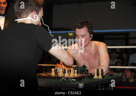 Internationalen Schach Boxkampf bei The Dome, The Boston Arms in London stattfindenden Stockfoto