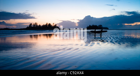 Sonnenuntergang am Chesterman Beach in der Nähe von Tofino, Vancouver Island, British Columbia in Kanada Stockfoto