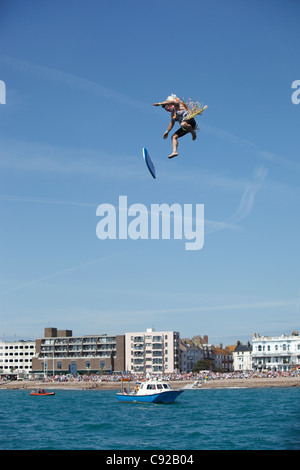 Die schrulligen jährliche Worthing International Birdman, statt an einem Sommerwochenende in Worthing, West Sussex, England Stockfoto