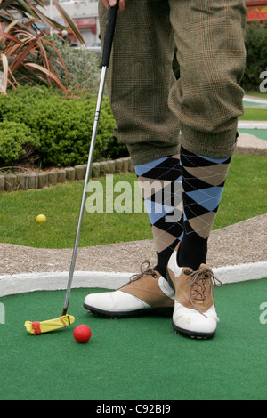 Die schrulligen jährliche Crazy Golf Weltmeisterschaft am Strand in Hastings, East Sussex, England Stockfoto