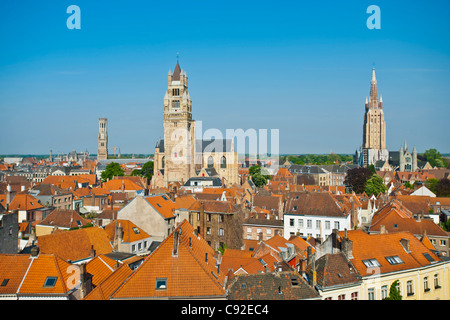 Luftaufnahme des gekachelten Dächern Stockfoto