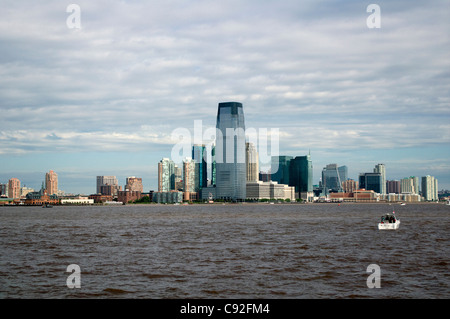 Jersey City Wolkenkratzer (Goldman Sachs 30 Hudson Street) Schmutzwasser Nachwirkungen der Sturm Irene (28. August 2011) Stockfoto