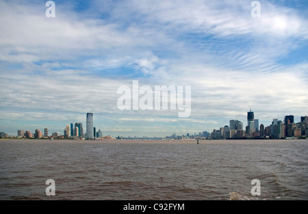 Schlammigen Zusammenfluss des Hudson River und New Yorker Hafen von Abfluss Folgen von Hurrikan Irene (28. August 2011) Stockfoto