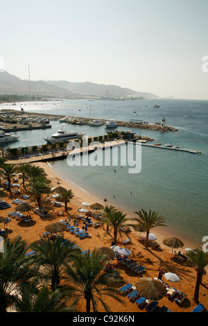 Blick über die Strände von Aqaba, Jordanien. Stockfoto