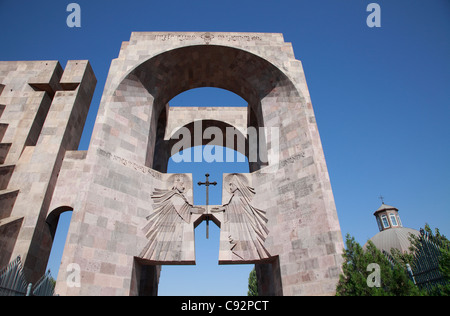 Die Mutter-Kathedrale des Heiligen Etschmiadzin ist ein 4. Jahrhundert armenische Kirche und der wichtigste Ort der Anbetung in Armenien. Stockfoto