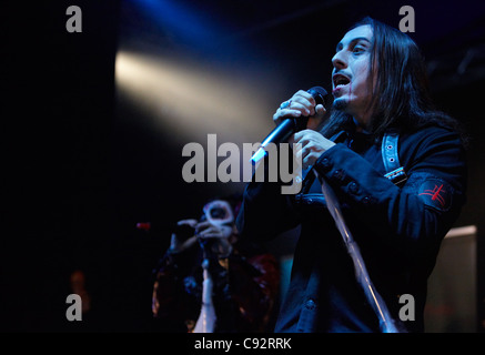 TURIN, Italien - 01. NOVEMBER: Lacuna Coil, Darkness Rising Tourdatum am 1. November 2011 Turin, Italien. Stockfoto