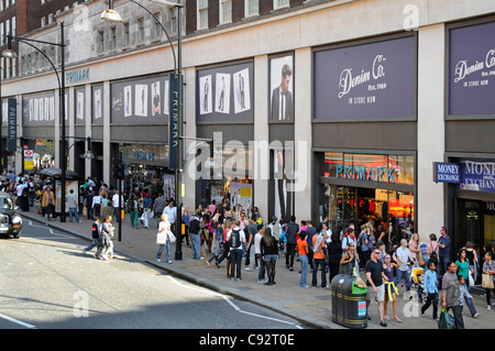 Primark Kleidung zu speichern, in der Londoner Oxford Street Kleidung shop Stockfoto