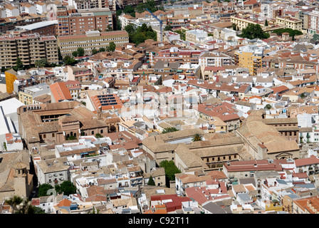 Blick auf die Häuser und den Palacio de Villardompardo, vom Parador de Jaen Castillo de Santa Catalina, Jaen, Provinz Jaén, Andalusien, Spanien Stockfoto