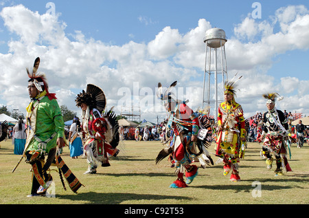 Scottsdale, Arizona - Teilnehmer in die Inter-Tribal Red Mountain Eagle Powwow statt bei der Pima-Maricopa inder Gemeinschaft. Stockfoto