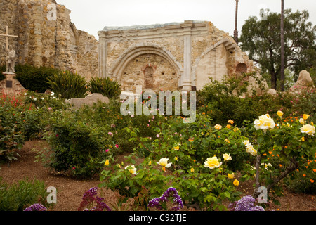 Kalifornien - Rose Garten von den Blumengärten an Mission San Juan Capistrano. Stockfoto