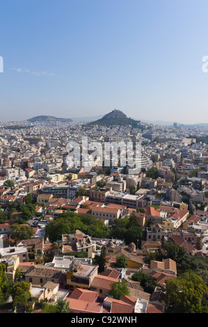 Athen - ein Blick auf das Stadtgebiet nördlich der Agora, von der Akropolis mit Lycabettus-Hügel. Stockfoto