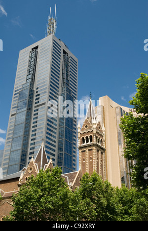 St. Michael Uniting Church ist eine markante Kirche mit einem umstrittenen Ministerium steht an der Collins Street unter Stockfoto