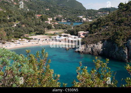 Korfu Griechenland. Oktober. Blick auf einen der Strände bei Paleokastritsa Palaiokastritsa. Stockfoto