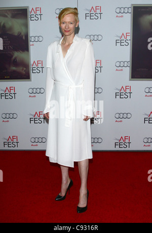 TILDA SWINTON BRAUCHEN WIR TO TALK ABOUT KEVIN. Sondervorstellung am AFI FEST 2011 HOLLYWOOD LOS ANGELES Kalifornien USA 09 Nov Stockfoto