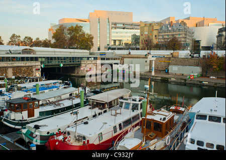 Paris, Frankreich, Bastille Viertel, Boote am Kanal "Port de l ' Arsenal" malerische Szene Stockfoto