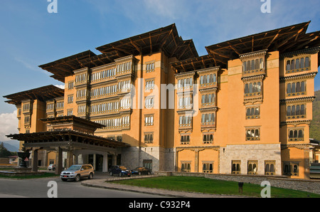 Das Taj Tashi Hotel ist das größte und wohl das beste Hotel im Zentrum von Thimphu. Stockfoto