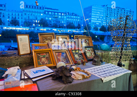 Paris, Frankreich, Bastille Brocante, Einkaufen in französischen Antiquitätenmarkt Stockfoto