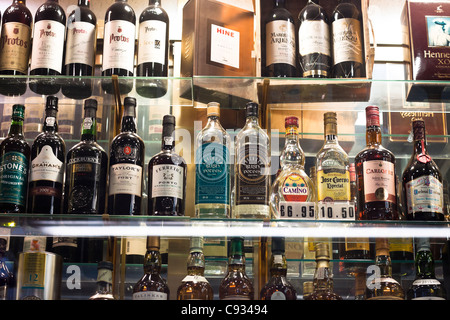 Schaufenster der Duty Free Shop in Gibraltar. Stockfoto