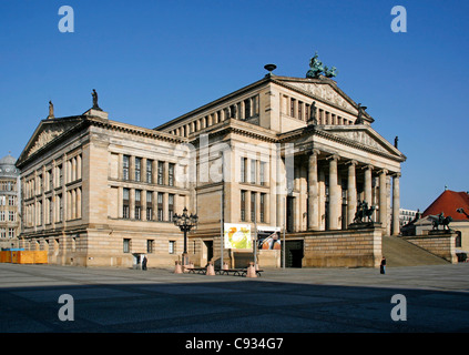 Der Gendarmenmarkt ist ein Platz in Berlin, und das Konzerthaus und der französischen und deutschen Kathedralen. Deutschland. Stockfoto