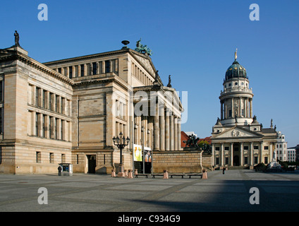 Der Gendarmenmarkt ist ein Platz in Berlin, und das Konzerthaus und der französischen und deutschen Kathedralen. Deutschland. Stockfoto