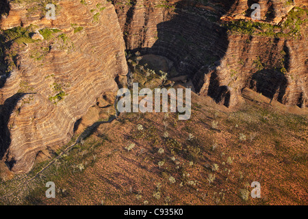 Cliffs of Bungle Bungle Range, Purnululu National Park, Kimberley Region, Western Australia, Australien - Antenne Stockfoto