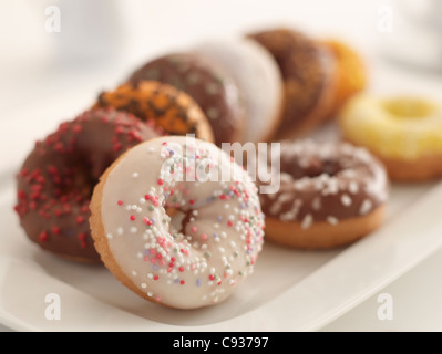 Vielzahl von Mini-Donuts Stockfoto