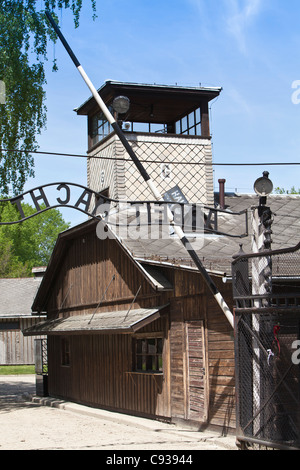 Polen, Oswiecim, Auschwitz ich KZ. Der Wachturm am Eingang nach Auschwitz. Stockfoto