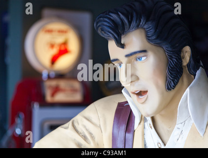 Elvis Presley Mannequin außerhalb ein Vintage Diner entlang der Route 66, Williams, Arizona, USA Stockfoto