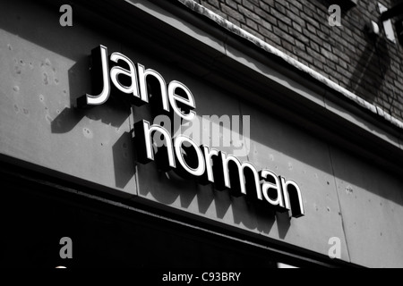 Jane Norman High Street-Retail-Shop Verkauf von Markenkleidung, die sich mit den aktuellen Modetrends sind. Stockfoto