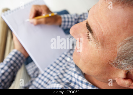 Mitte Alter Mann skizzieren Stockfoto