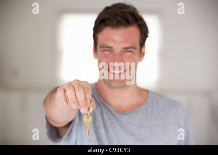 Mann, Umzug in neues Zuhause Stockfoto