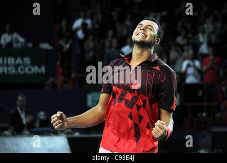 10.11.2011 Paris, Frankreich.  Jo-Wilfried Tsonga FRA feiert seinen Sieg Tennis BNP Paribas Masters Open de Paris Bercy Stockfoto