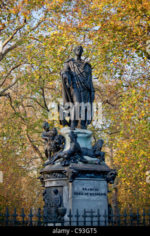 Statue des Herzogs von Bedford. Russell Square, Bloomsbury, Camden, London, England, Vereinigtes Königreich Stockfoto